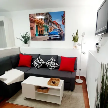 Image 2 - Calle de Manzanares, 28005 Madrid, Spain - Apartment for rent