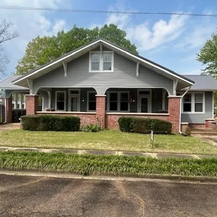 Buy this 5 bed house on 341 Pine Street in Charleston, Tallahatchie County