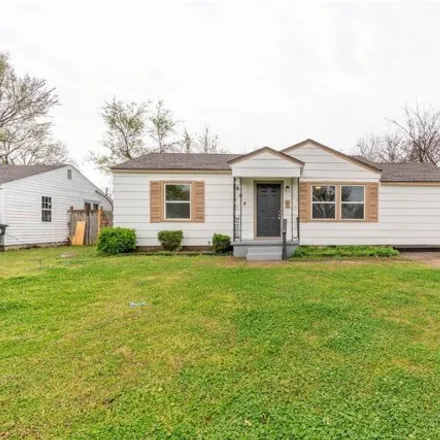 Buy this 3 bed house on 830 Proctor Place in Midwest City, OK 73110