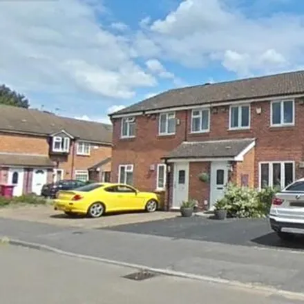 Buy this 4 bed duplex on Pearl Gardens in Slough, SL1 2YT