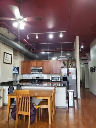 Image 9 - 2323 West Pershing Road, Chicago, IL 60009, USA - Condo for sale