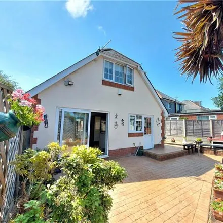 Image 9 - 131 Stanley Green Road, Poole, BH15 3AN, United Kingdom - House for sale