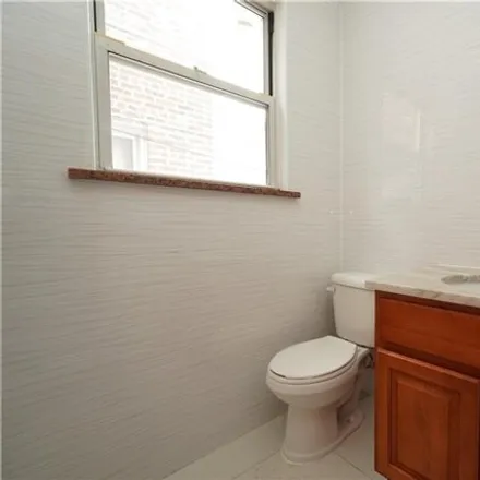 Image 8 - 34 71st Street, New York, NY 11209, USA - House for sale