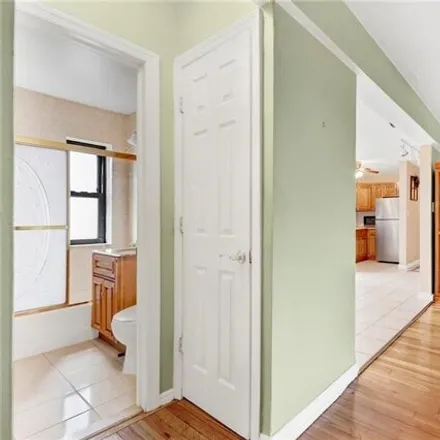 Image 9 - 8847 Bay 16th Street, New York, NY 11214, USA - Apartment for sale