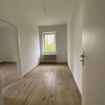 Rent this 3 bed apartment on Olivaer Weg in 26388 Wilhelmshaven, Germany