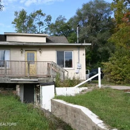Buy this 1 bed house on 450 East Hodge Avenue in Lansing, MI 48910