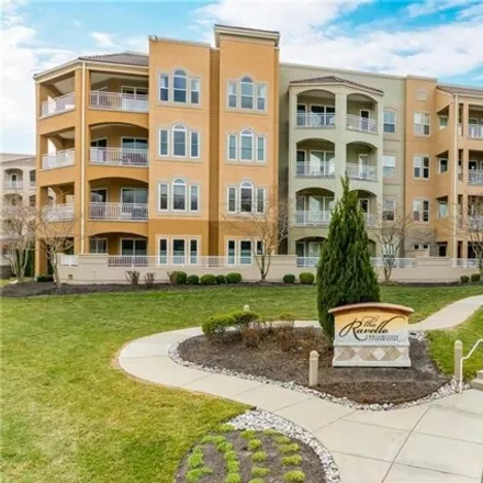 Buy this 1 bed condo on 3810 North Mulberry Drive in Kansas City, MO 64116