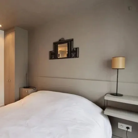 Rent this studio apartment on 47 Rue de l'Échiquier in 75010 Paris, France