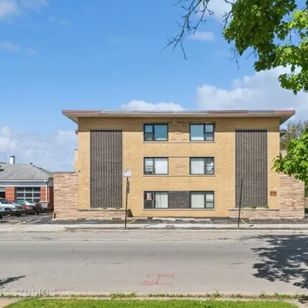Buy this 1 bed condo on 5818 North Nagle Avenue in Chicago, IL 60646