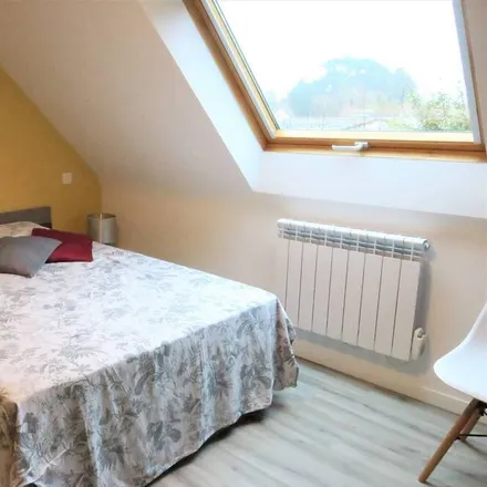 Rent this 3 bed house on 22730 Trégastel