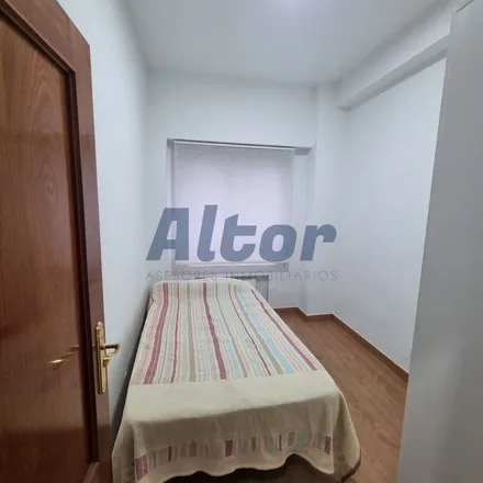 Rent this 3 bed apartment on Calle de la Batalla del Salado in 33, 28045 Madrid