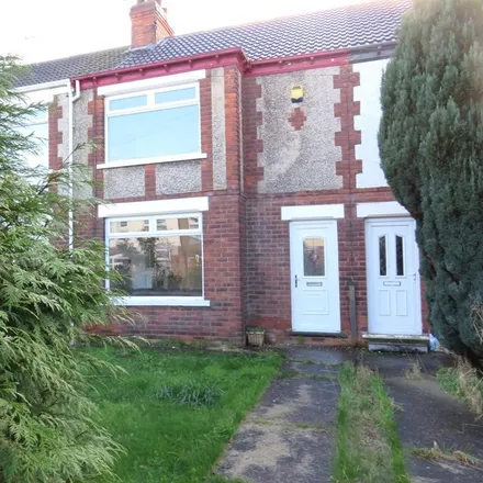 Rent this 2 bed townhouse on Westbourne Avenue West in Hull, HU5 3JE
