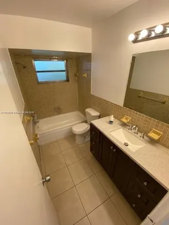 Image 5 - 2325 Taylor St Apt 4, Hollywood, Florida, 33020 - Apartment for rent