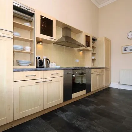 Rent this 2 bed apartment on Lynedoch Crescent in Glasgow, G3 6DZ