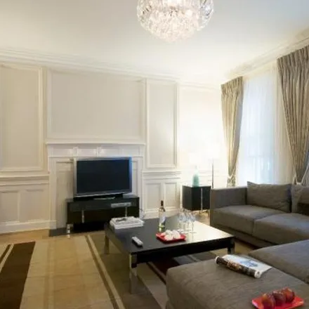 Rent this 3 bed apartment on Stratton House in 5 Stratton Street, London