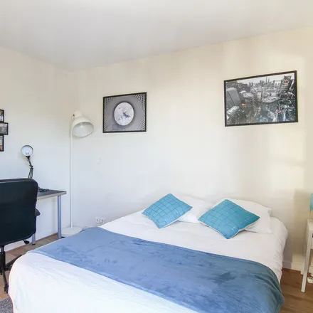 Rent this 1 bed apartment on 7 Avenue de l'Alsace-Lorraine in 92500 Rueil-Malmaison, France