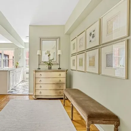 Image 5 - 311 West 74th Street, New York, NY 10023, USA - Apartment for sale