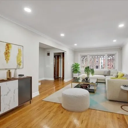Image 4 - 326 East 92nd Street, New York, NY 11212, USA - House for sale