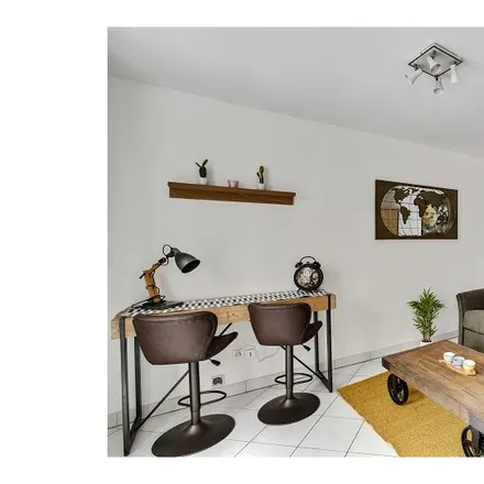 Rent this studio apartment on 70 Rue des Moines in 75017 Paris, France