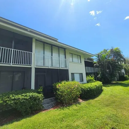 Buy this 1 bed condo on Golf Vilas in Fort Pierce, FL