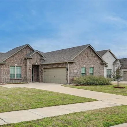 Buy this 3 bed house on Kinglet Street in DeSoto, TX 75115