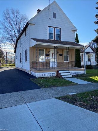 Rent this 3 bed duplex on 21070 North Vine Avenue in Euclid, OH 44119