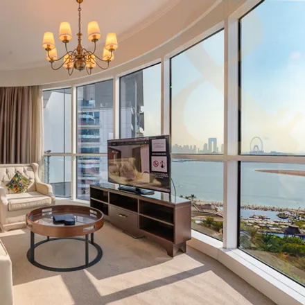 Image 2 - Shoreline Street, Palm Jumeirah, Dubai, United Arab Emirates - Apartment for sale