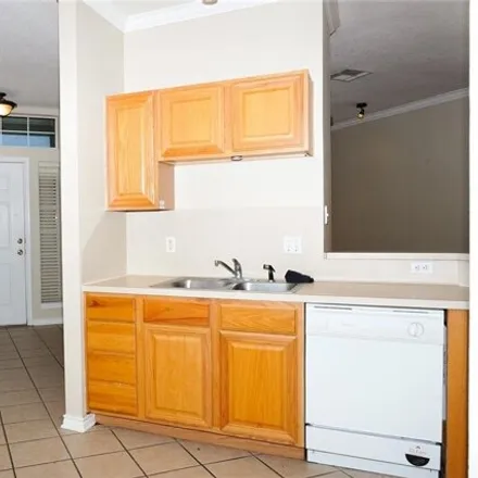 Image 6 - 324 Fraternity Row, College Station, TX 77845, USA - Condo for sale