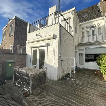 Rent this 6 bed apartment on Koning Clovisstraat 75 in 6226 AG Maastricht, Netherlands