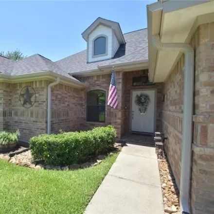 Image 3 - 10469 Valley Dr N, Willis, Texas, 77318 - House for sale