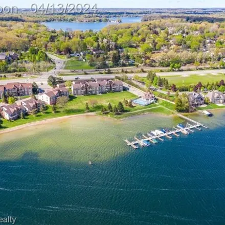 Image 2 - Adams Shore Drive, Waterford Charter Township, MI 48329, USA - Condo for sale