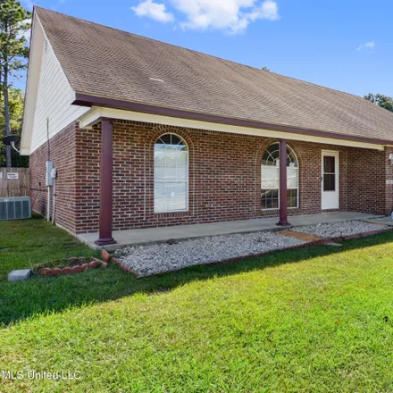 Image 2 - 3256 Stonegate Circle, Gautier, MS 39553, USA - House for sale