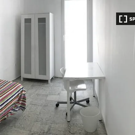 Rent this 7 bed room on Delegación Territorial de Cultura y Deporte en Córdoba in Calle Capitulares, 2