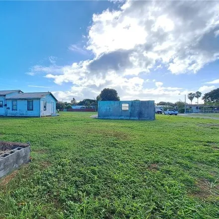 Buy this 2 bed house on 1624 Hookers Point Road in Hooker Point, Hendry County