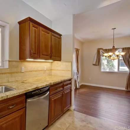 Image 7 - 10950 Bluffside Drive, Los Angeles, CA 91604, USA - Townhouse for sale