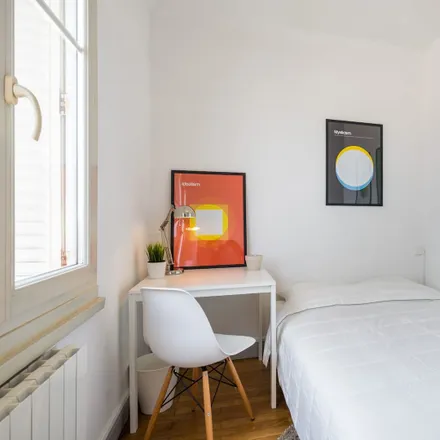 Rent this 3 bed room on 50 Rue Saint-Maurice