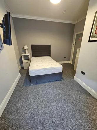 Image 2 - 72 Beech Avenue, Nottingham, NG7 7LL, United Kingdom - Room for rent