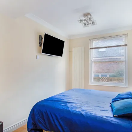 Image 1 - 31 Westbourne Gardens, London, W2 5NR, United Kingdom - Apartment for rent