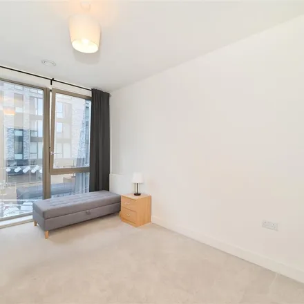 Image 7 - Cordwainer House, 64 New Village Avenue, London, E14 0TB, United Kingdom - Apartment for rent