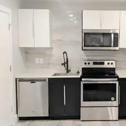 Rent this 1 bed apartment on 1414 Bennett Avenue in Dallas, TX 75221