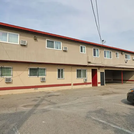 Rent this 2 bed apartment on Exposition & Budlong in Exposition Boulevard, Los Angeles