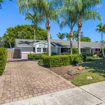 Rent this 4 bed house on 833 Anchorage Drive in North Palm Beach, FL 33408
