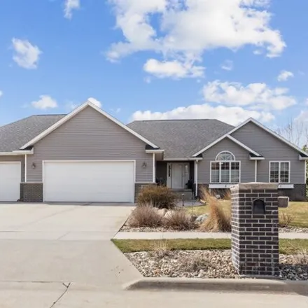 Buy this 5 bed house on 4816 West 4th Street in Waterloo, IA 50701