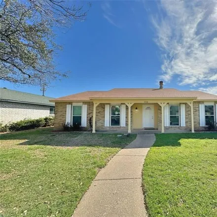 Buy this 3 bed house on 1976 Glenwick Lane in Garland, TX 75040