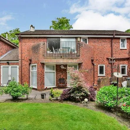 Rent this 2 bed apartment on Wilmslow High School in A34, Wilmslow