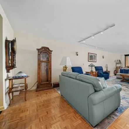 Image 3 - 900 Palisade Ave Apt 18A, Fort Lee, New Jersey, 07024 - Condo for sale