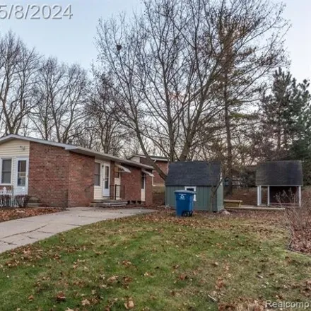Buy this 3 bed house on 2001 Winewood Avenue in Ann Arbor, MI 48103