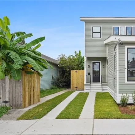 Buy this 3 bed house on 9010 Green Street in New Orleans, LA 70118