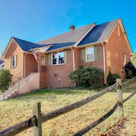 Buy this 3 bed house on 1021 Brentwood Avenue in Lynchburg, VA 24502