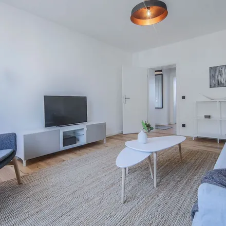 Rent this 2 bed apartment on Gladbacher Straße 56 in 40219 Dusseldorf, Germany
